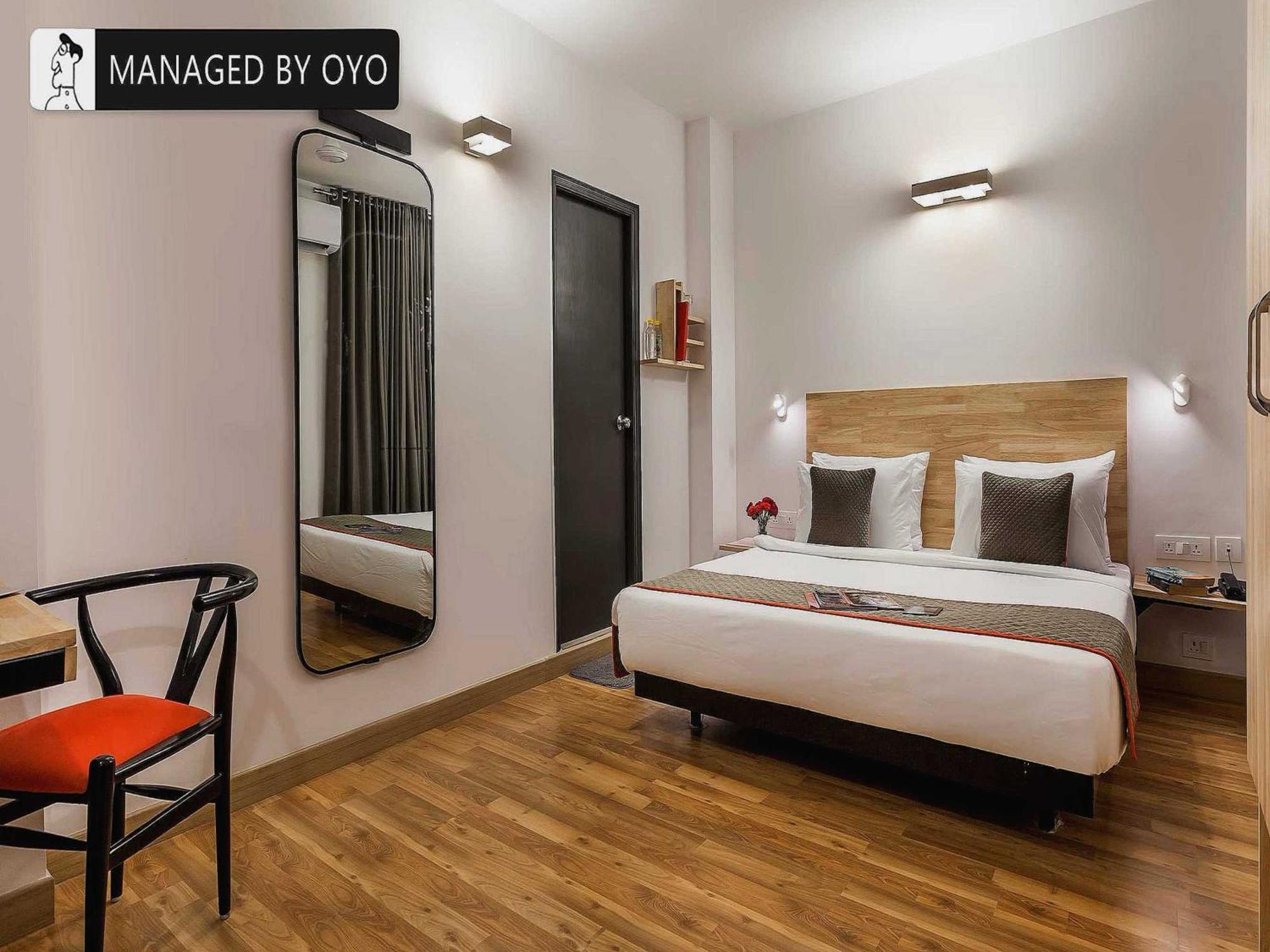 Hotel Gautam Residency Ню Делхи Екстериор снимка
