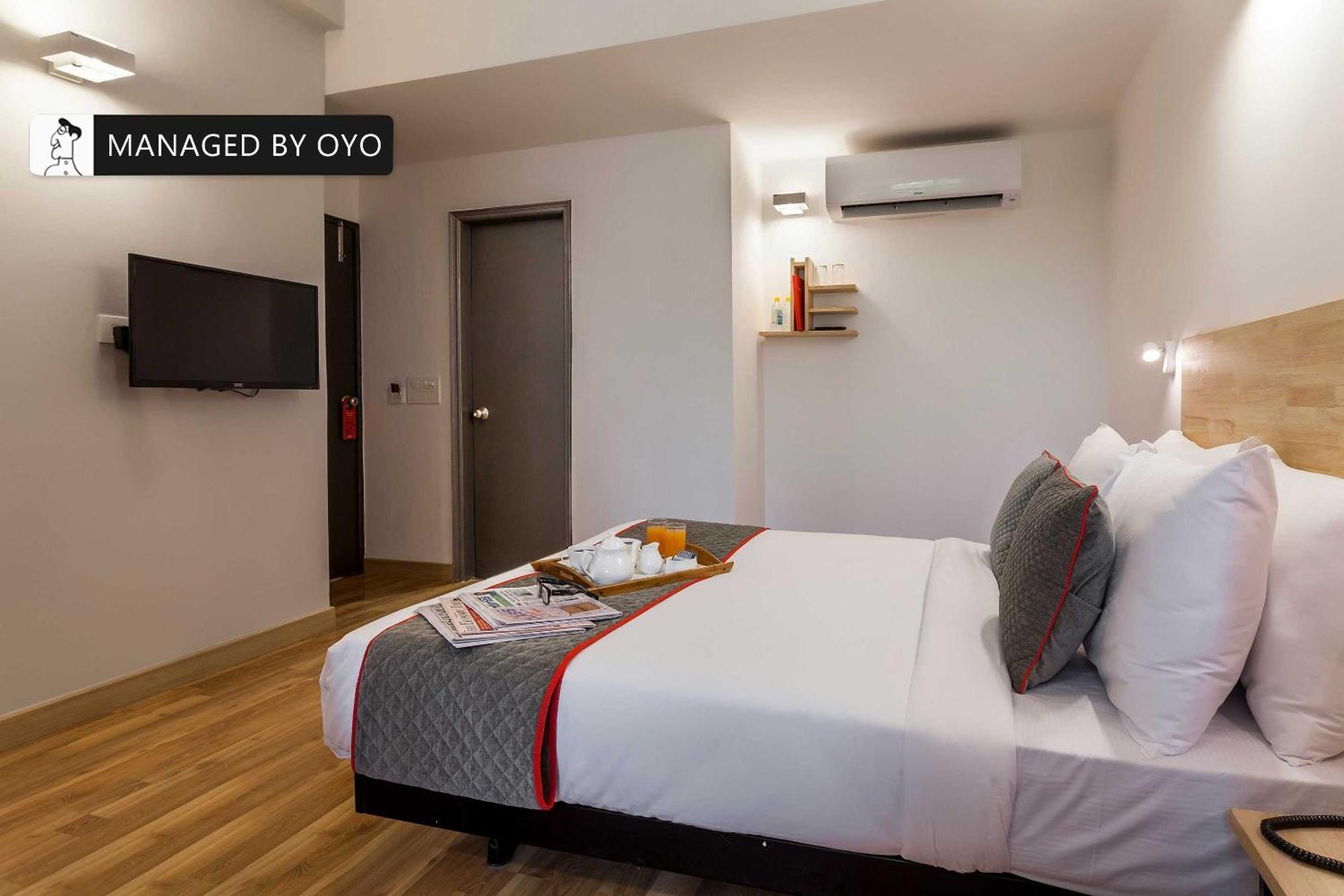Hotel Gautam Residency Ню Делхи Екстериор снимка
