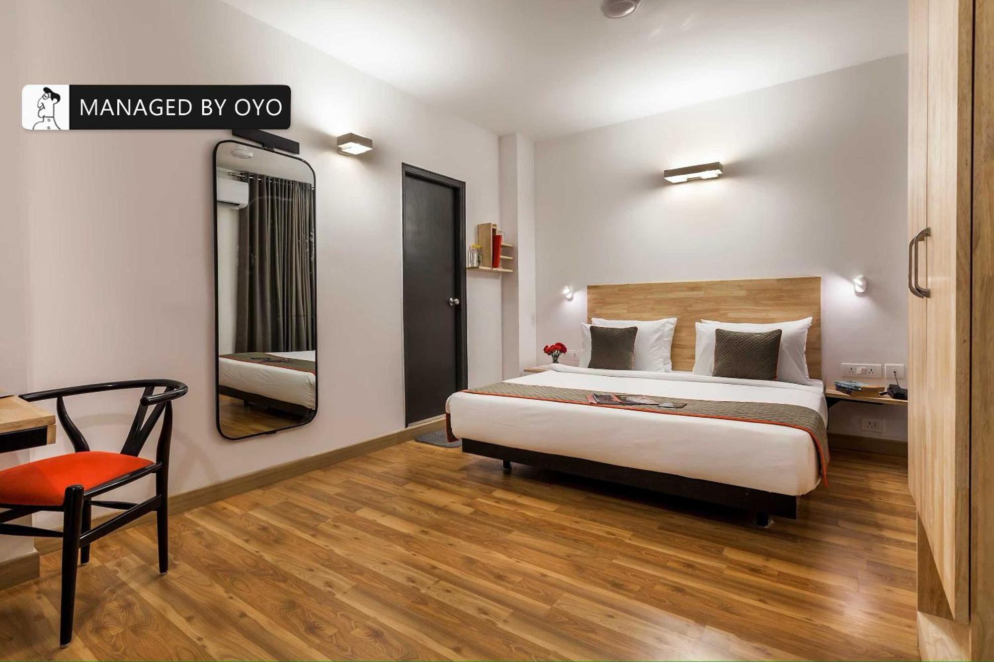 Hotel Gautam Residency Ню Делхи Екстериор снимка