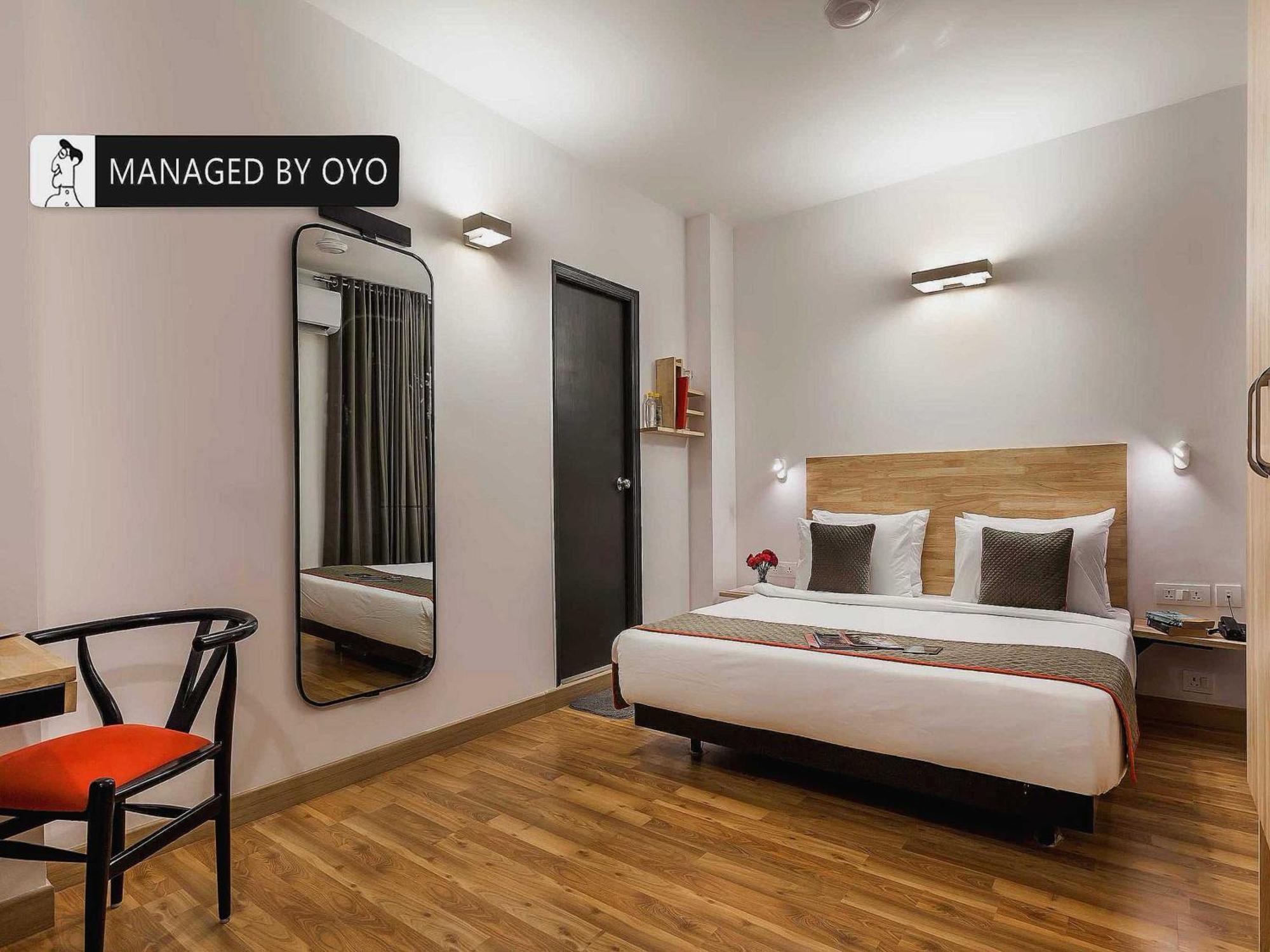 Hotel Gautam Residency Ню Делхи Екстериор снимка
