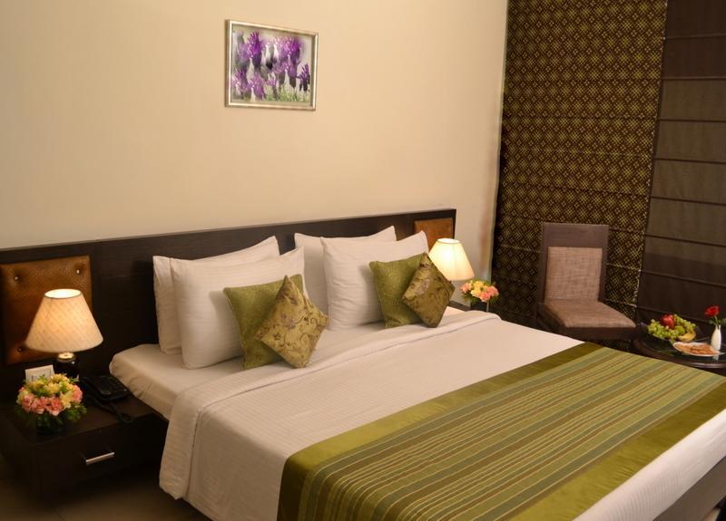 Hotel Gautam Residency Ню Делхи Екстериор снимка