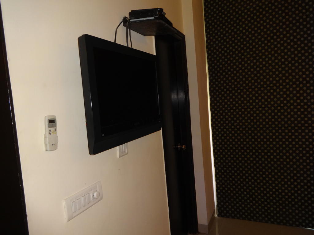 Hotel Gautam Residency Ню Делхи Стая снимка